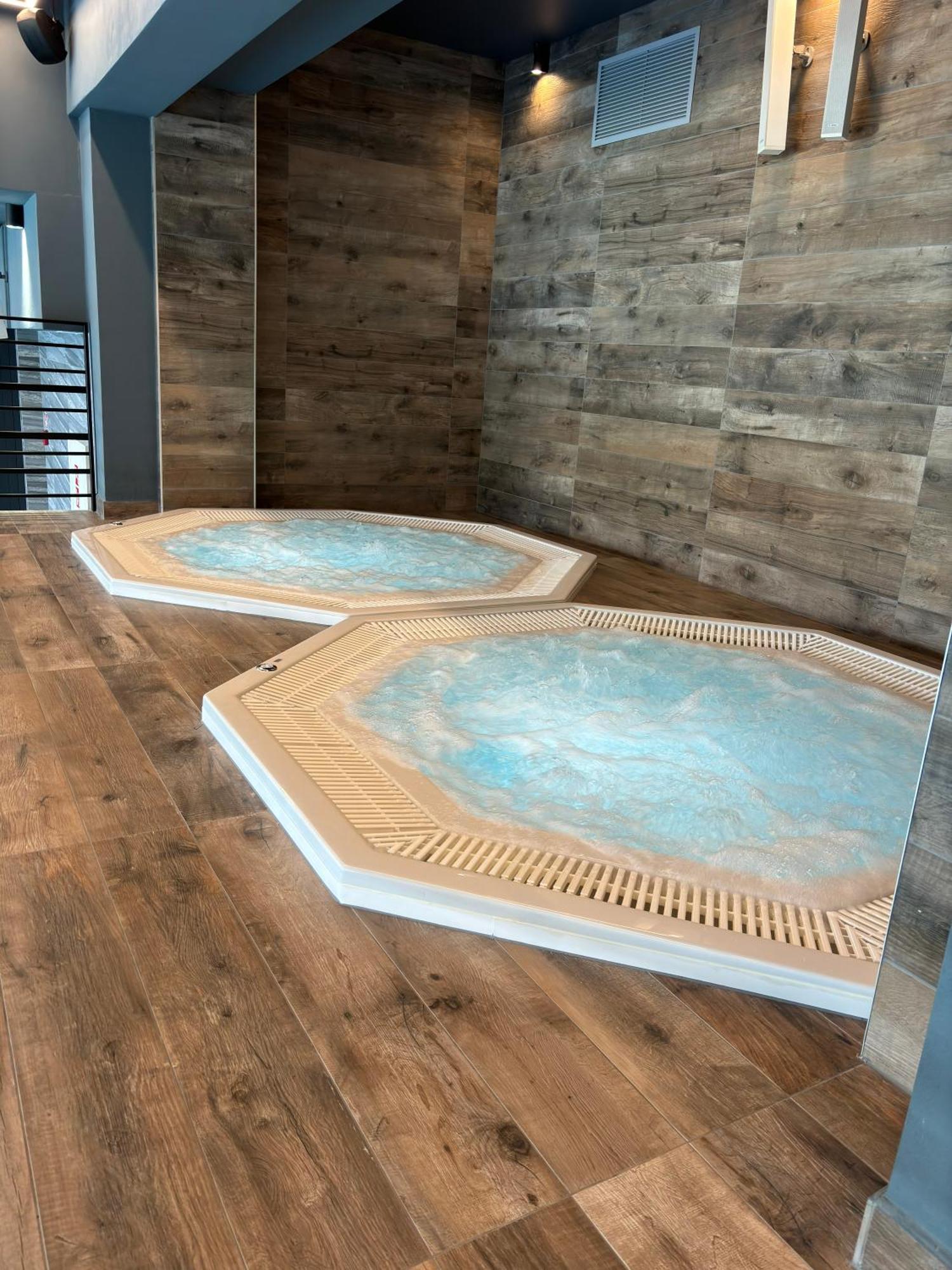 Apartment Blue Mare Dubai Kasprowicza 20b, Free Pool, Sauna, Parking, Fitness
